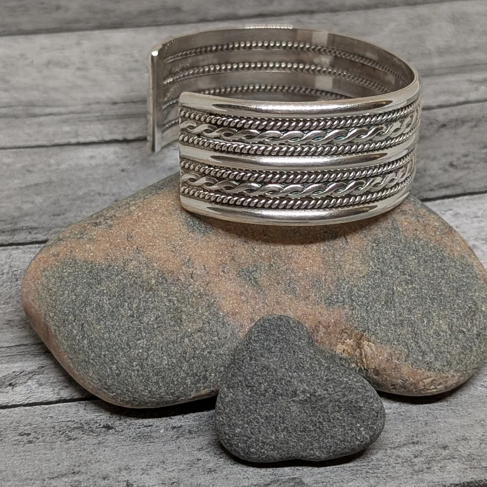 Tahe Signed Sterling Silver Bold Nine Banded Navajo Cuff Bracelet - Picture 8 of 11